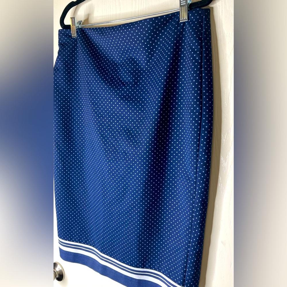 Women’s 7th Ave Navy blue and white polka dot A line skirt business size 10 - Picture 3 of 5